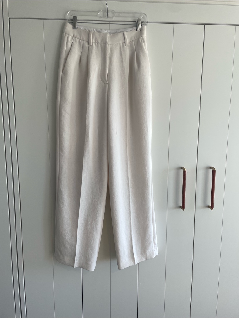 Aritzia Wide-Leg Trousers in Off-White effortless in birch size 6 regular length